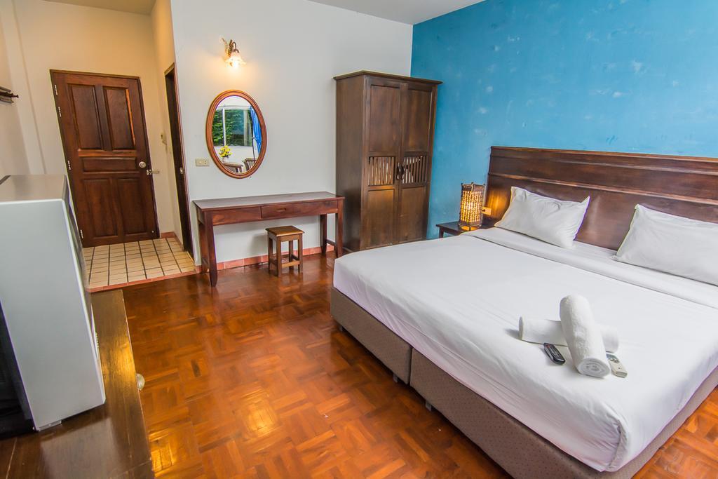 สุทัศน์คอร์ท 2 Hotel Pattaya ภายนอก รูปภาพ