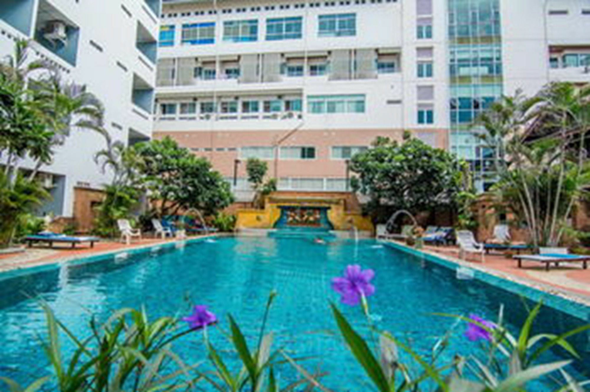 สุทัศน์คอร์ท 2 Hotel Pattaya ภายนอก รูปภาพ