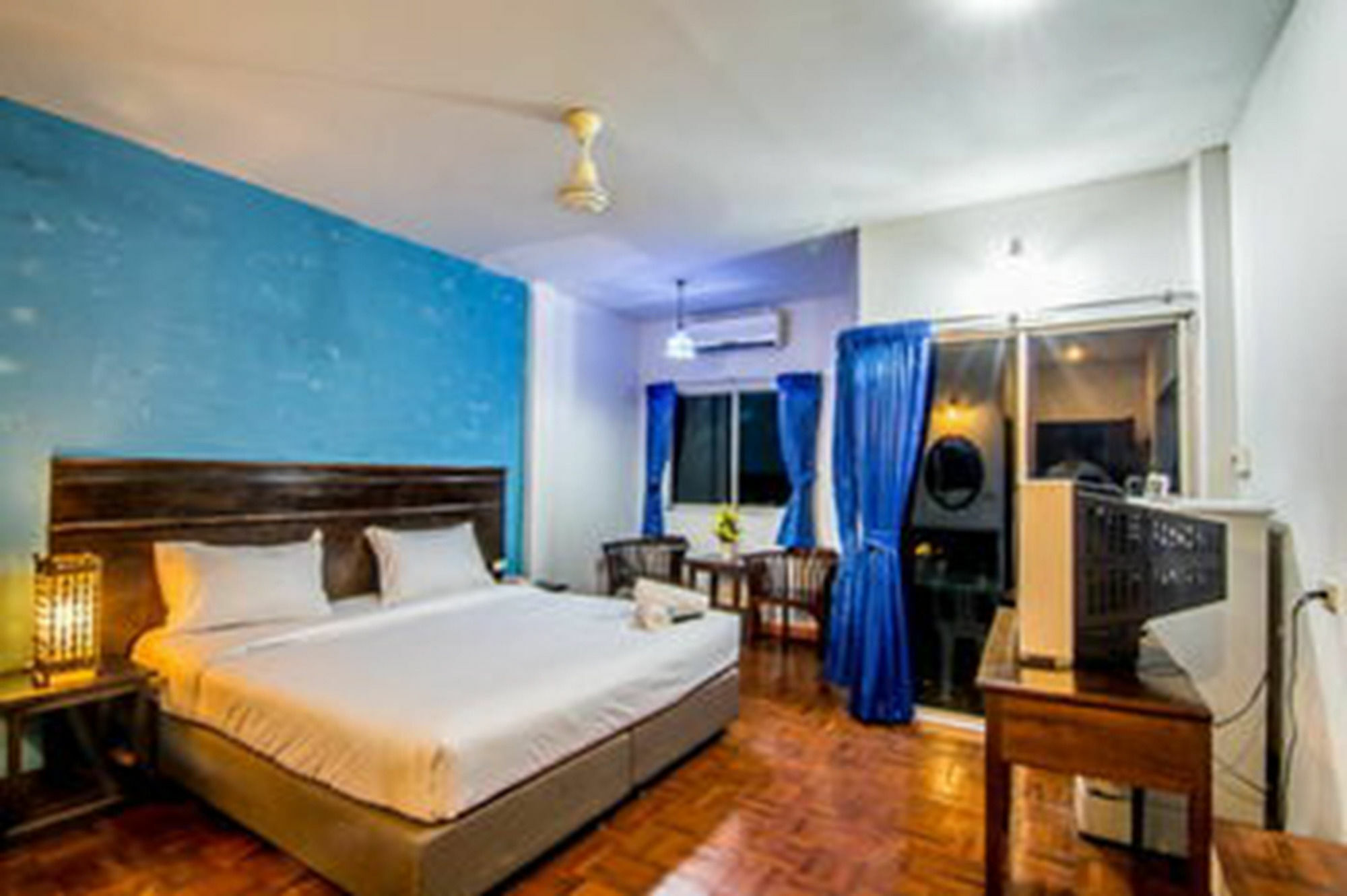 สุทัศน์คอร์ท 2 Hotel Pattaya ภายนอก รูปภาพ