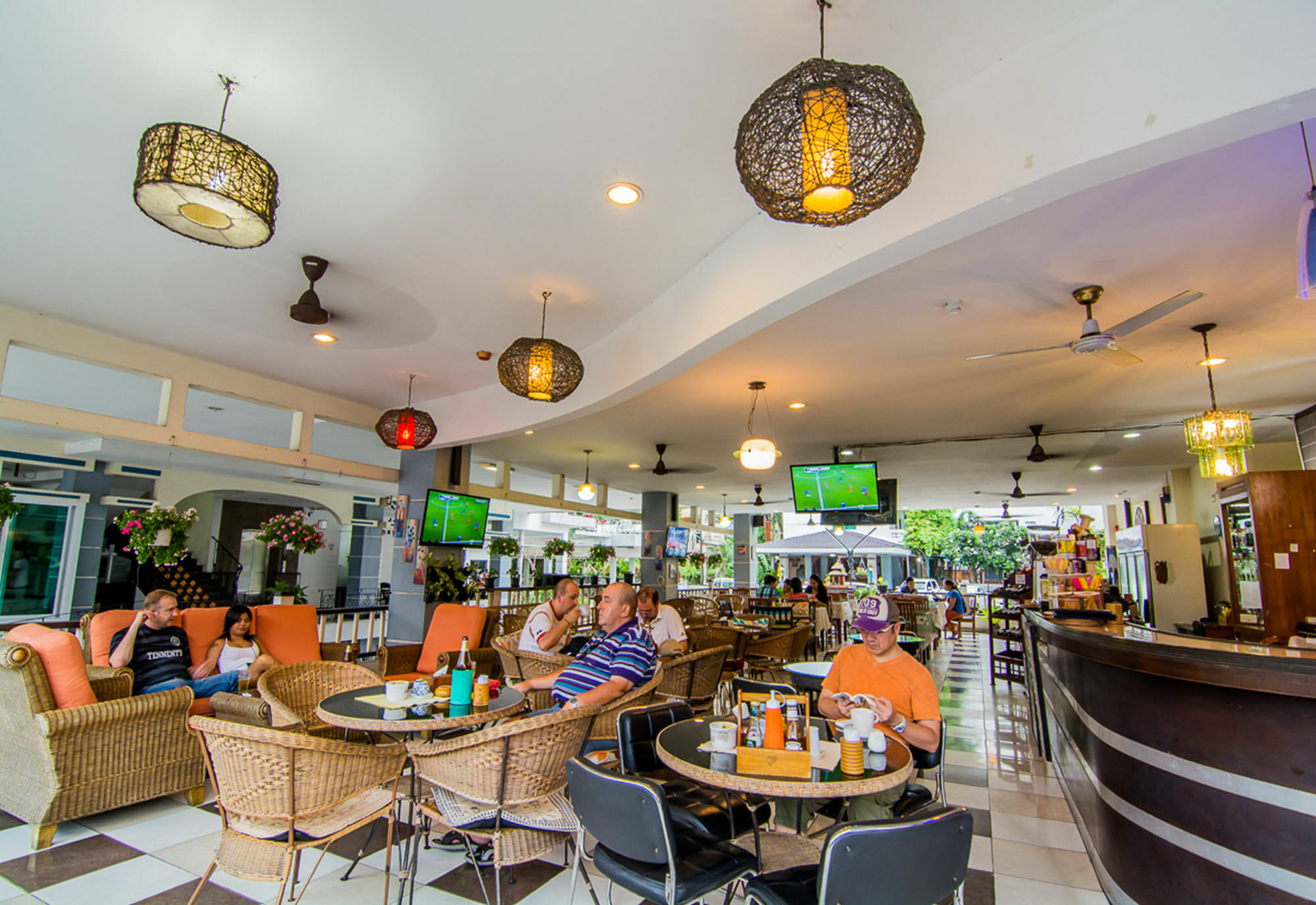 สุทัศน์คอร์ท 2 Hotel Pattaya ภายนอก รูปภาพ