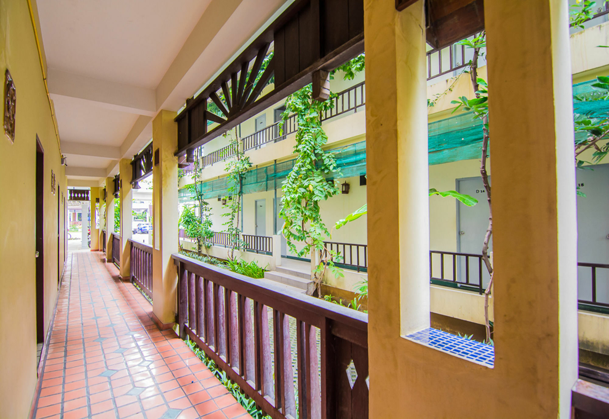 สุทัศน์คอร์ท 2 Hotel Pattaya ภายนอก รูปภาพ