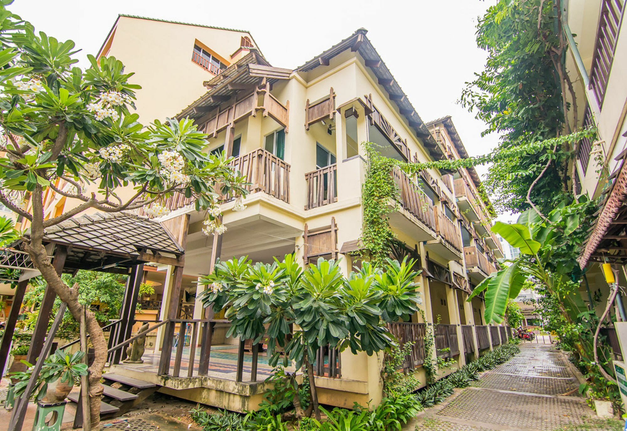สุทัศน์คอร์ท 2 Hotel Pattaya ภายนอก รูปภาพ