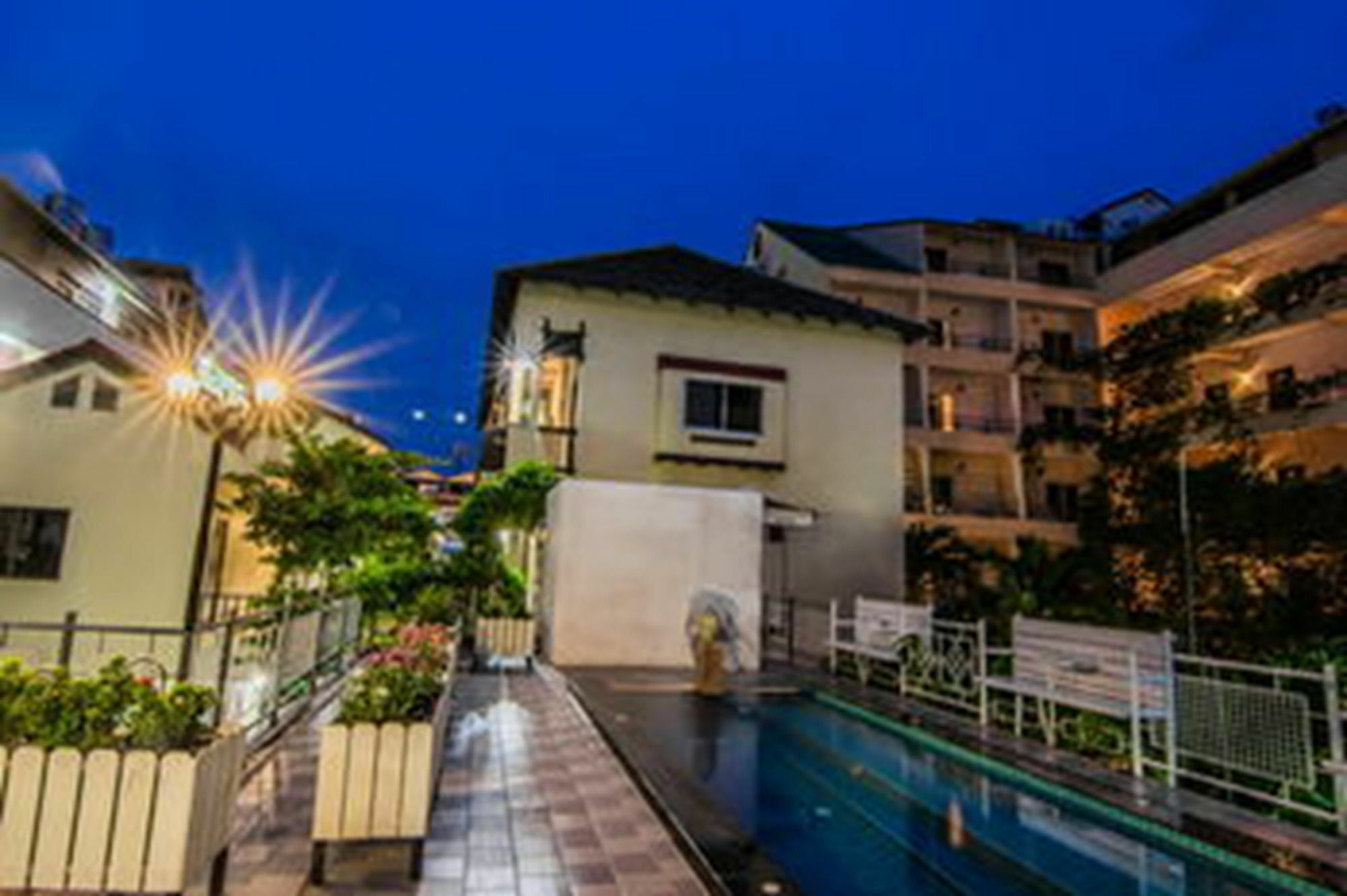 สุทัศน์คอร์ท 2 Hotel Pattaya ภายนอก รูปภาพ